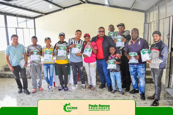 Entrega de Camisetas a la Banda Juvenil de Salinas
